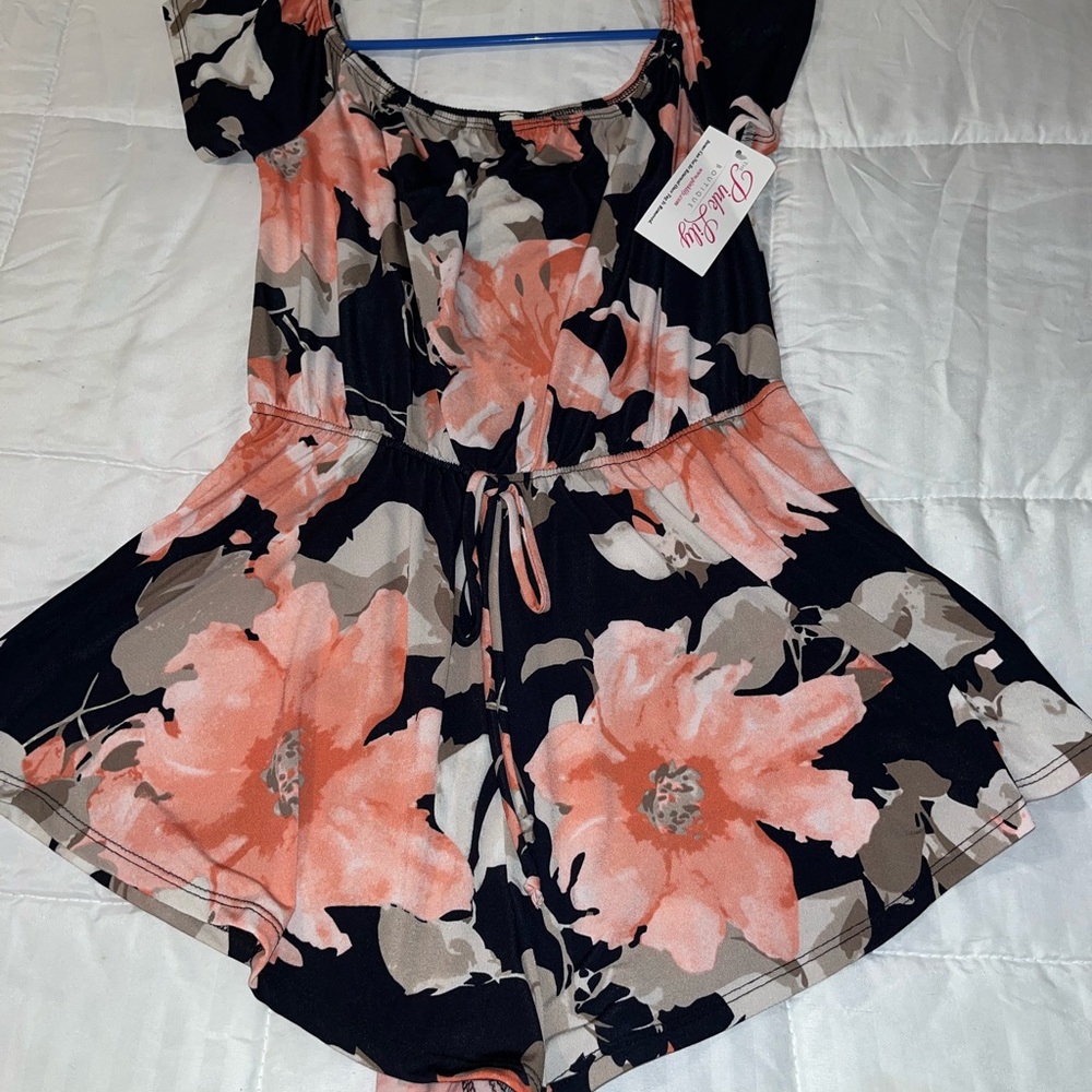 NWT Romper - Medium
